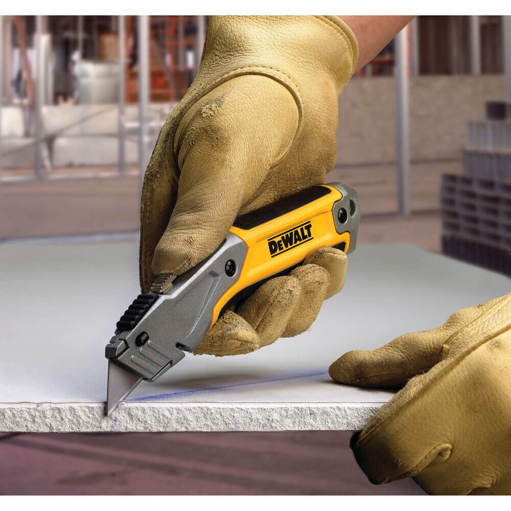 Ніж з висувним лезом для оздоблювальних робіт DeWALT DWHT10046-0