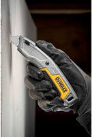 Ніж з висувним лезом для оздоблювальних робіт DeWALT DWHT10054-0