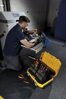 Ящик техніка FATMAX®, 540 х400 х 435 мм, армований скловолокном, оснащений колесами STANLEY FMST1-72383