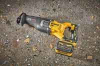 Пила шабельна акумуляторна DeWALT DCS386T1