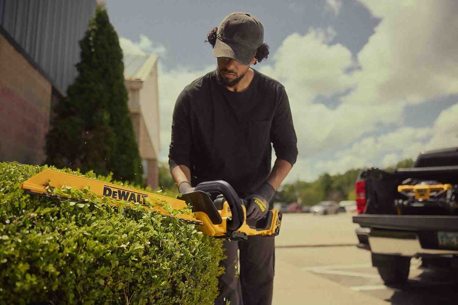 Кущоріз акумуляторний DeWALT DCMHT562N