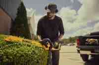 Кущоріз акумуляторний DeWALT DCMHT562N
