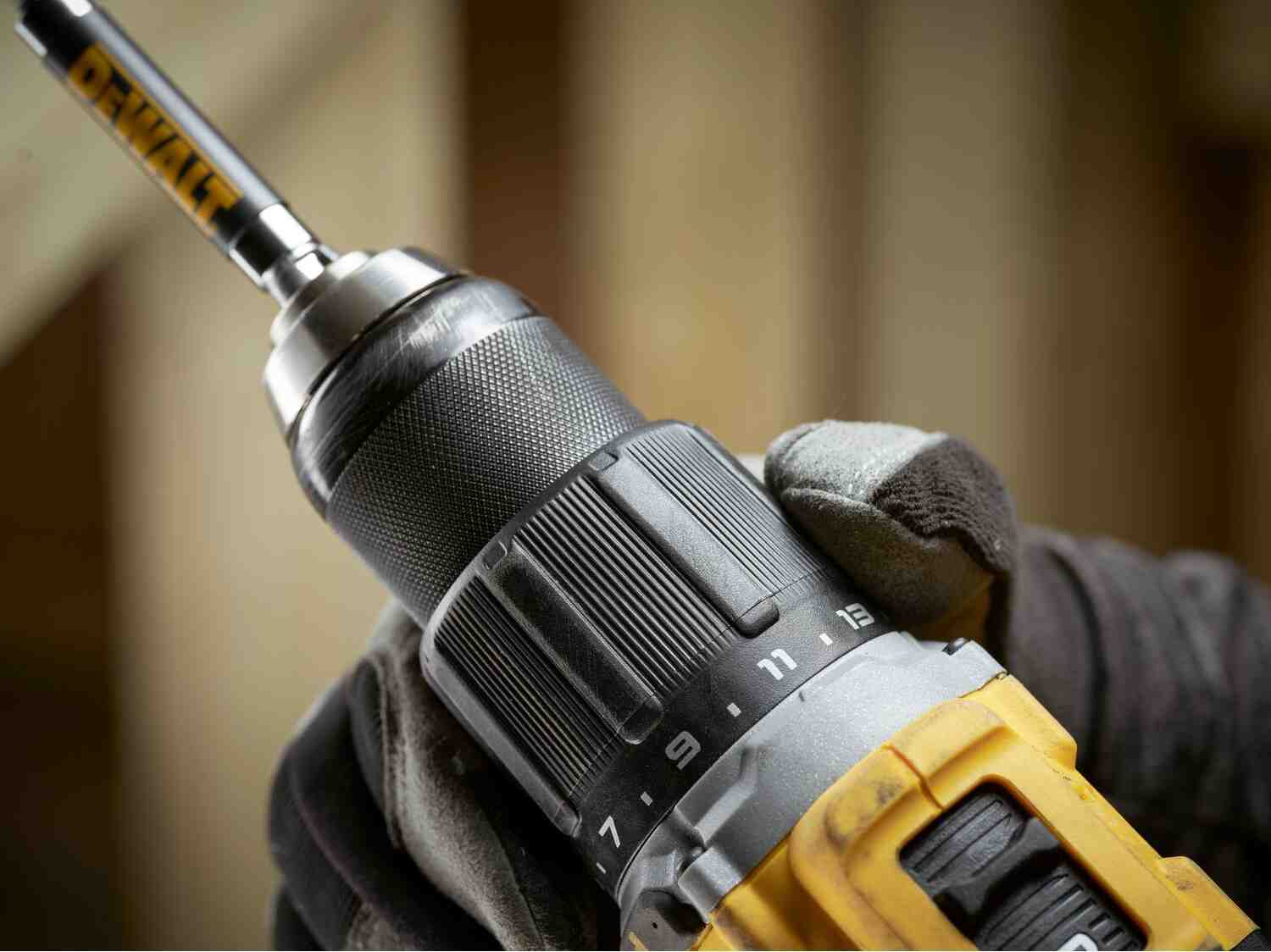 Дриль-шуруповерт акумуляторний безщітковий ударний DeWALT DCD799D2T