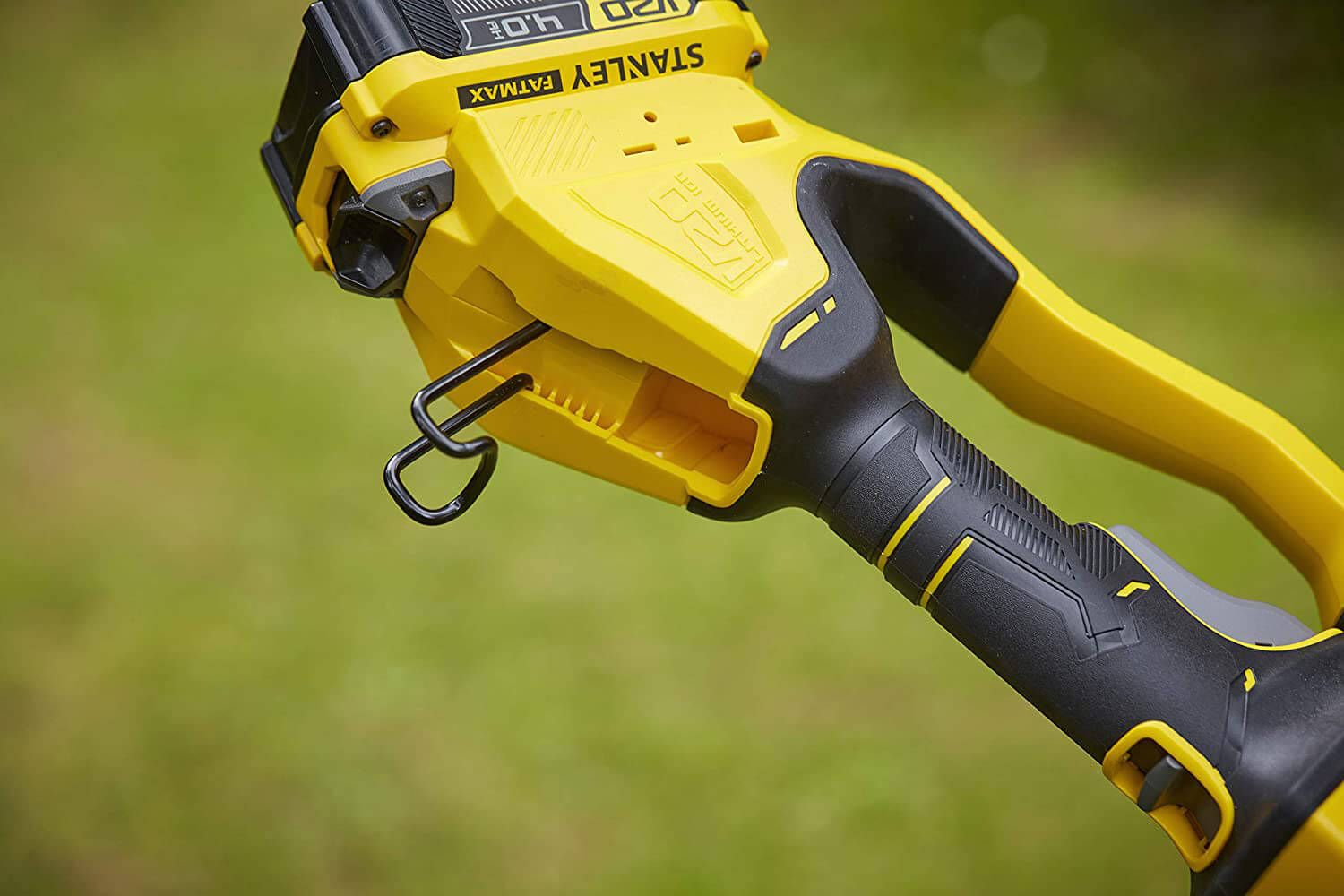 Висоторіз акумуляторний зі штангою STANLEY FATMAX SFMCPS620M1+SFMCPP32B