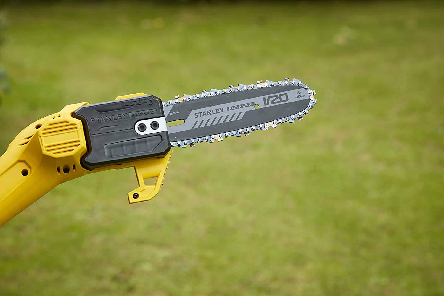 Висоторіз акумуляторний зі штангою STANLEY FATMAX SFMCPS620M1+SFMCPP32B