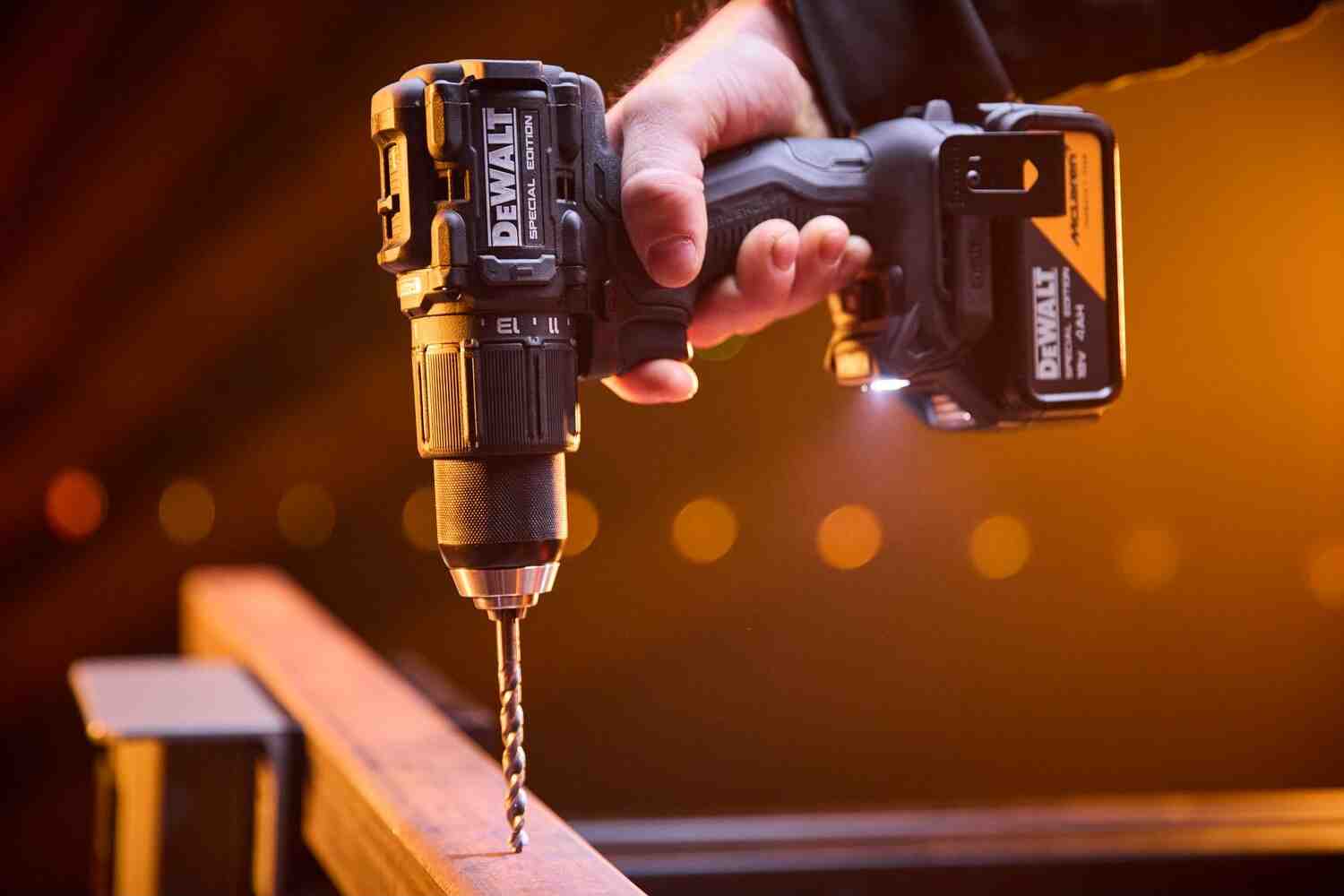 Дриль-шурупокрут ударний McLaren F1 TEAM SPECIAL EDITION DeWALT DCD86MM2KT