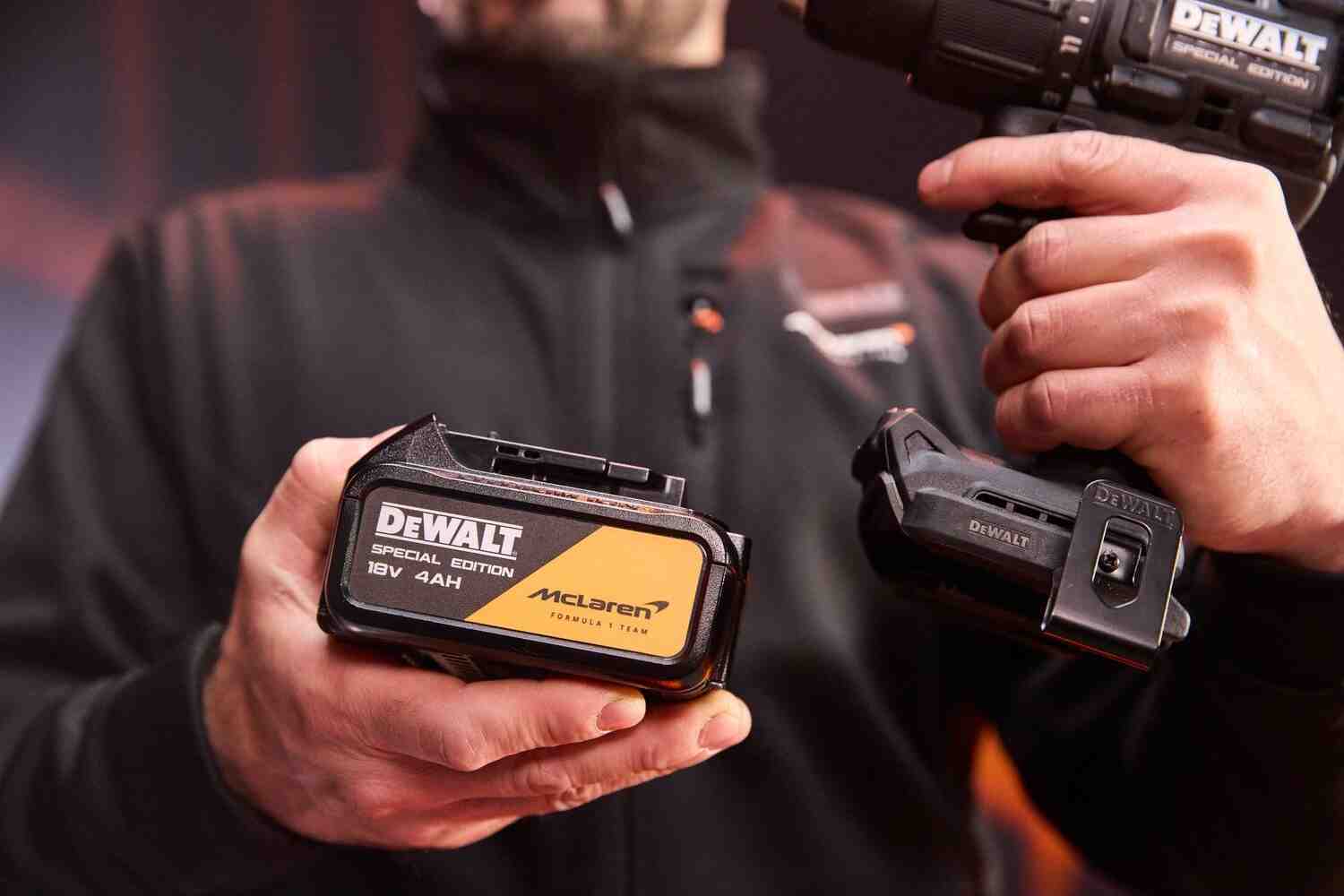 Дриль-шурупокрут ударний McLaren F1 TEAM SPECIAL EDITION DeWALT DCD86MM2KT