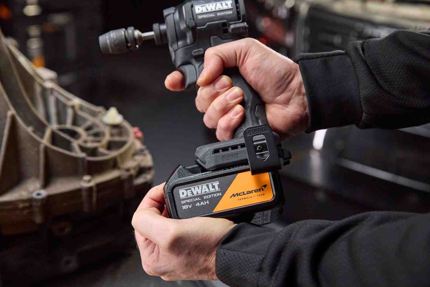 Шурупокрут ударний McLaren F1 TEAM SPECIAL EDITION DeWALT DCF86MM1T