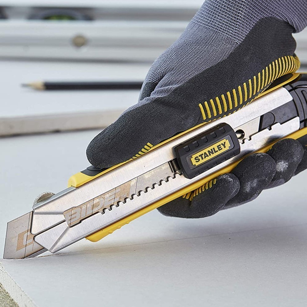 Ніж FatMax Cartridge довжиною 180 мм з лезом шириною 18 мм з сегментами, що відламуються STANLEY 0-10-481