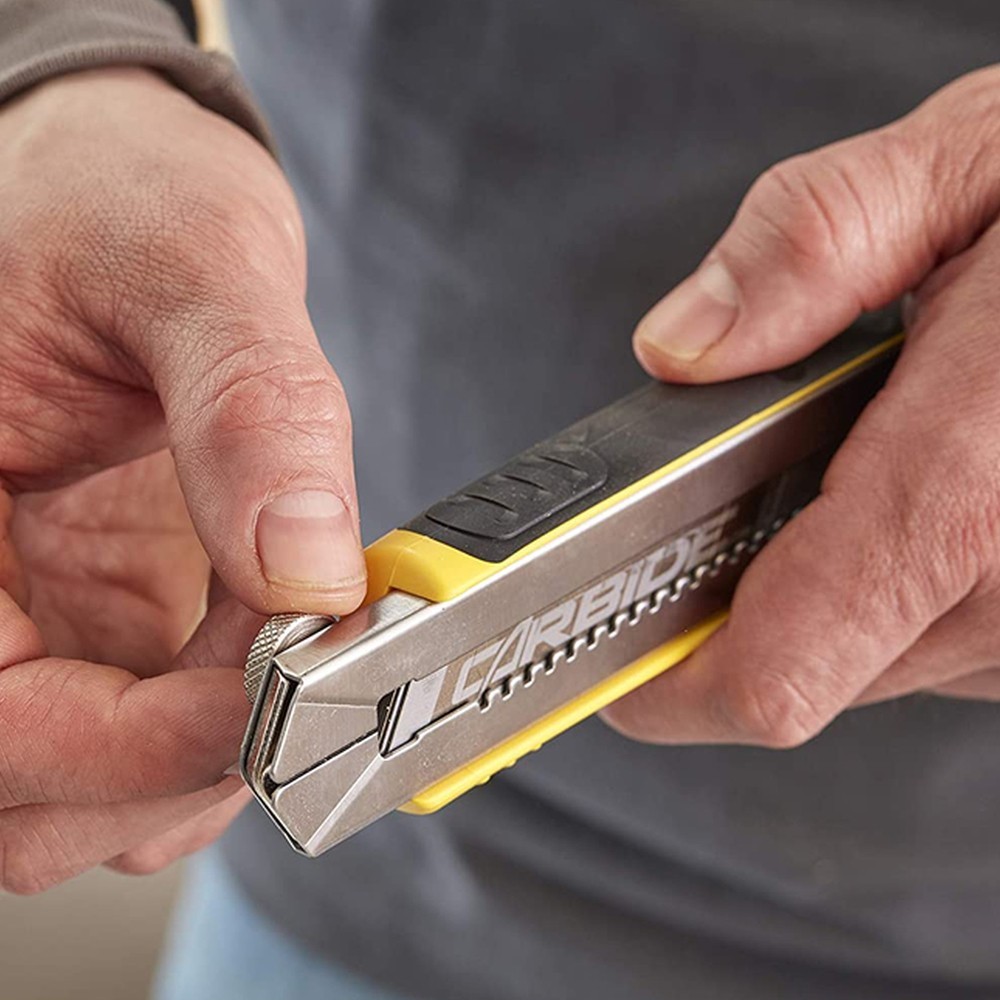Ніж FatMax Cartridge довжиною 180 мм з лезом шириною 18 мм з сегментами, що відламуються STANLEY 0-10-481