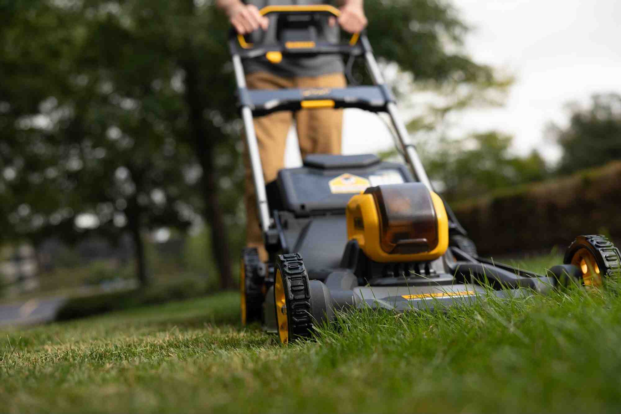 Газонокосарка акумуляторна безщіткова DeWALT DCMWP500KIT
