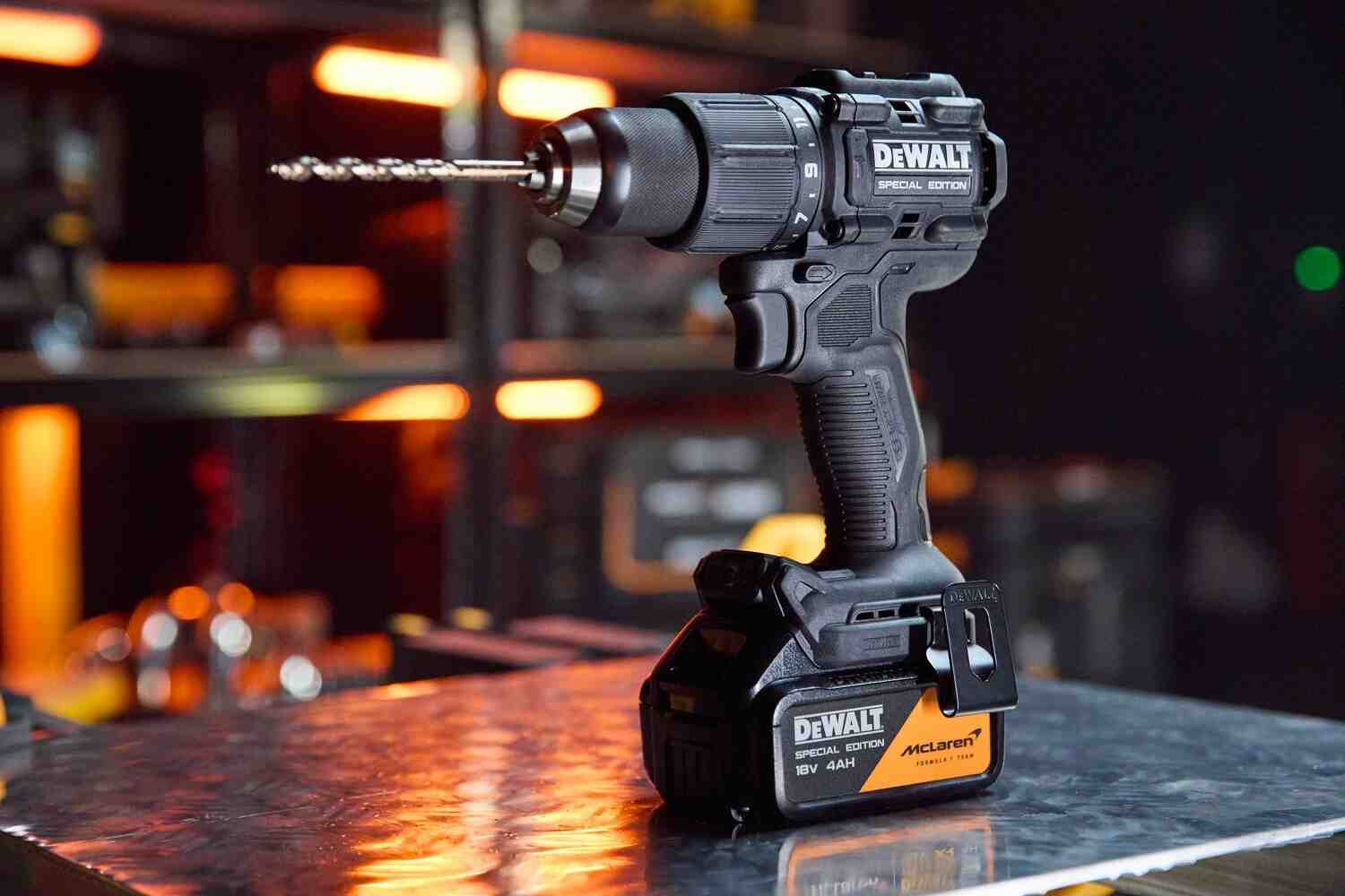 Дриль-шурупокрут ударний McLaren F1 TEAM SPECIAL EDITION DeWALT DCD86MM1T